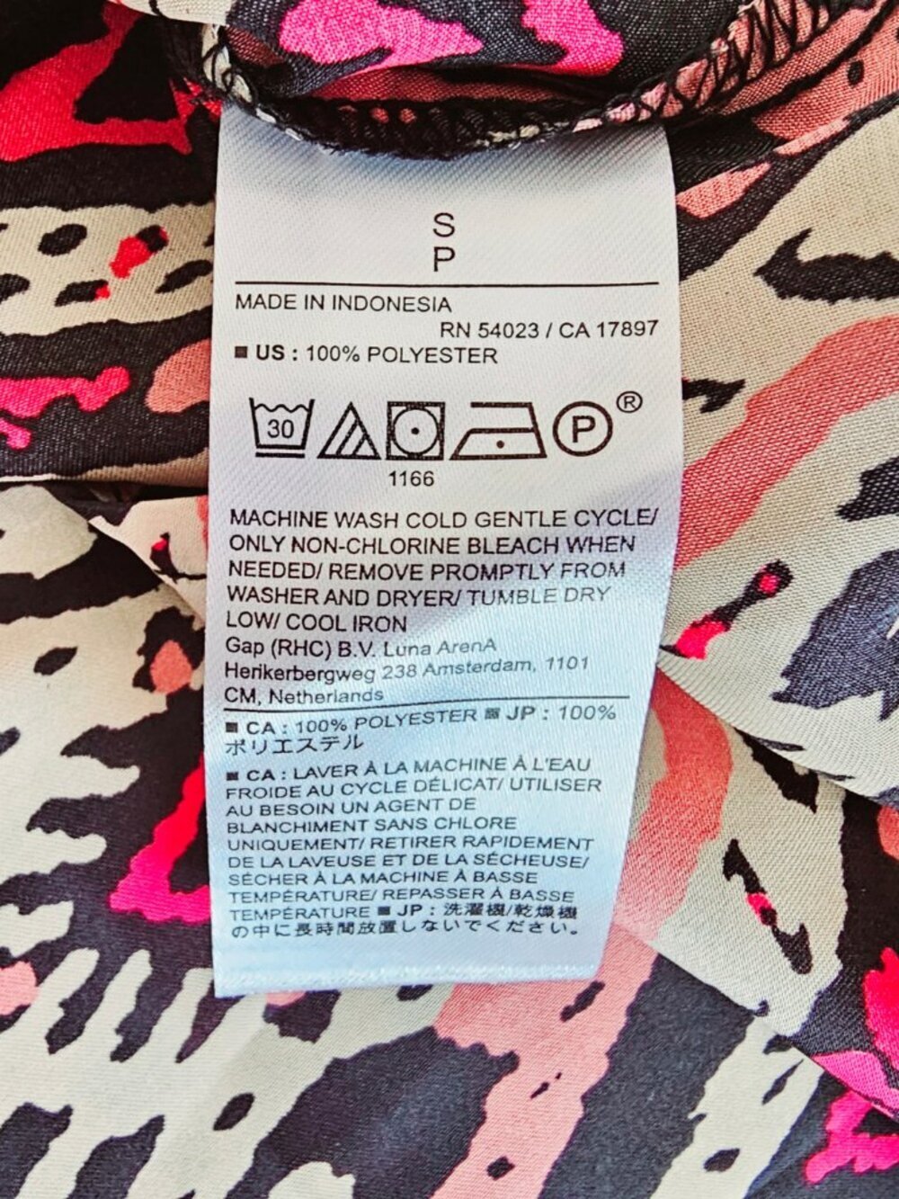 π New With Tags π Banana Republic Essential T-Shirt, Multicolor, Size S - Picture 4 of 7